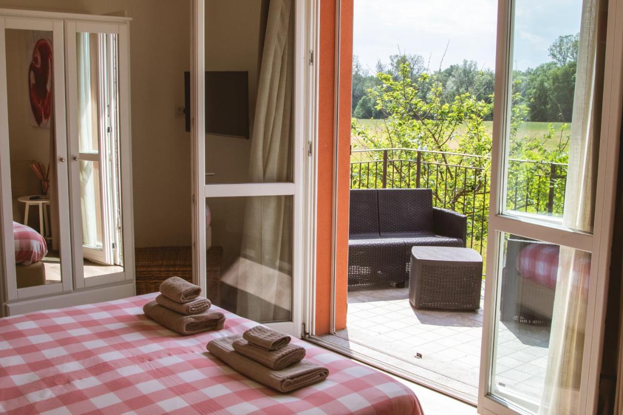 Agriturismo Familiare I Giardini Del Lago Варезе Экстерьер фото